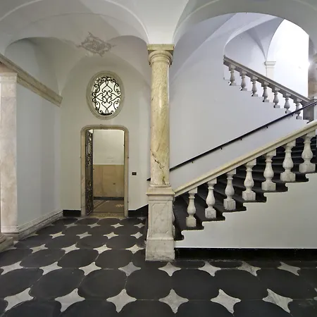 Palazzo Cicala 招待所 3*